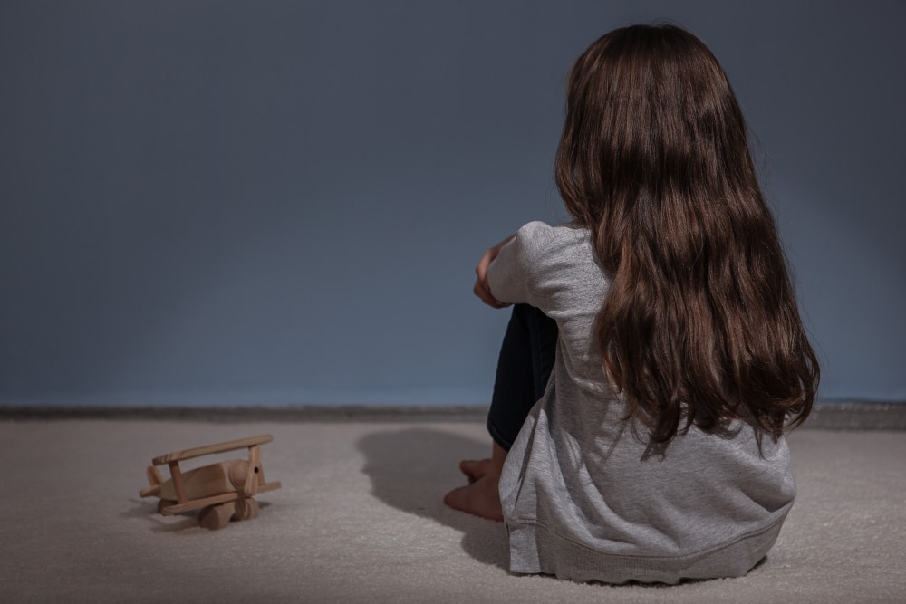 7 Signs & Solutions for Childhood Phobia